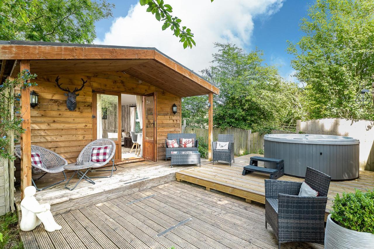 The Log Cabin With Private Hot Tub, Bath Villa Exteriör bild